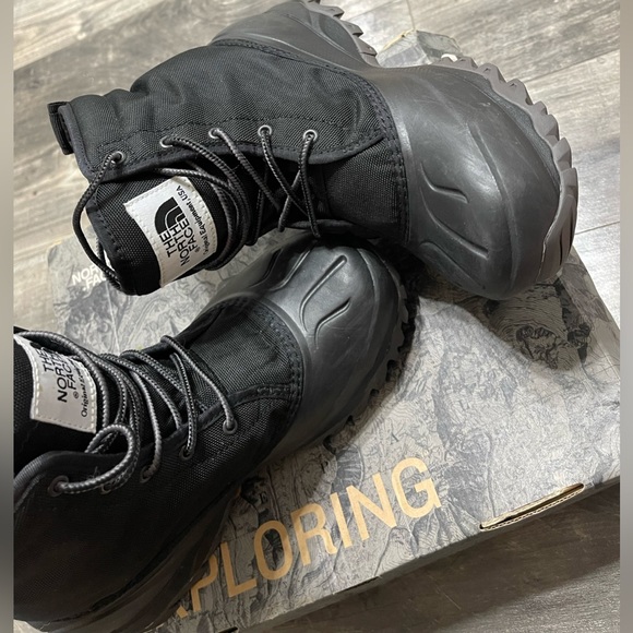 Women’s The North Face winter boots. Size 6. - Picture 2 of 5